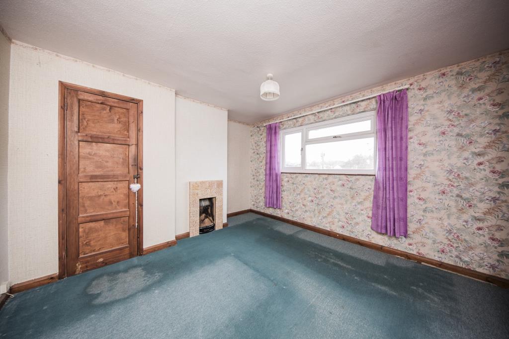 Lot: 7 - SEMI-DETACHED HOUSE FOR IMPROVEMENT - Bedroom One